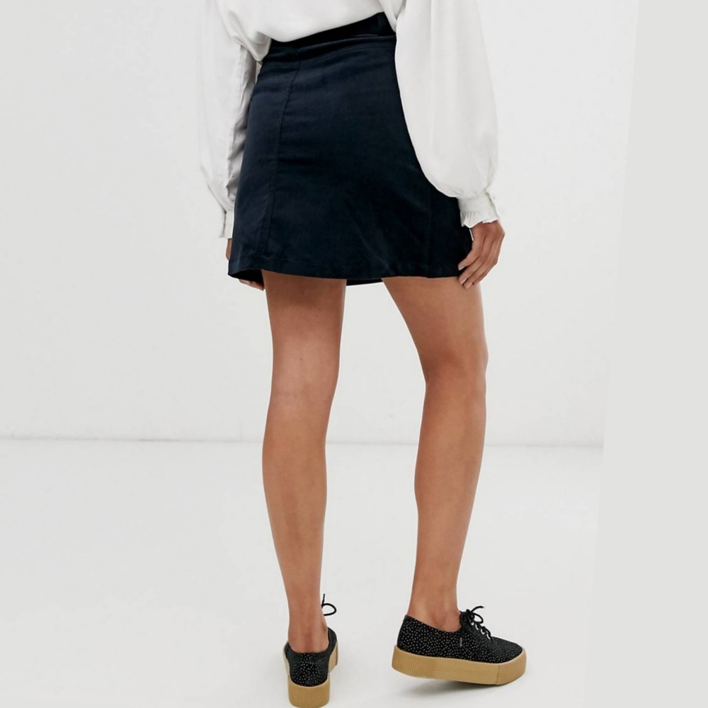 NWOT Monki A-Line Cord Mini Skirt, EU Size 44/US 12 - Picture 3 of 9